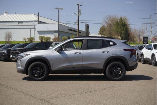 Sterling Gray Metallic 2026 Chevrolet Trax LT