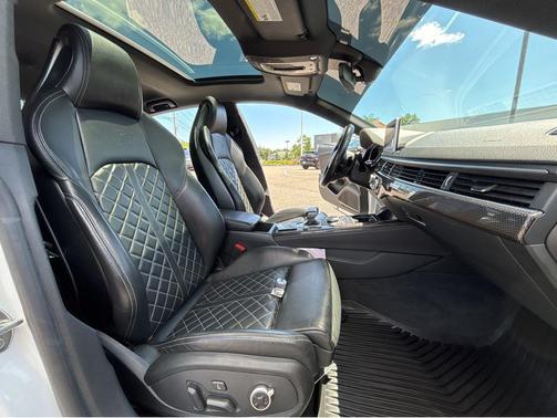 Glacier White Metallic 2019 Audi S5 3.0T Premium Plus