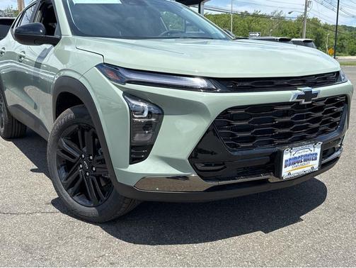 Cacti Green 2026 Chevrolet Trax FWD ACTIV