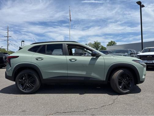 Cacti Green 2026 Chevrolet Trax FWD ACTIV