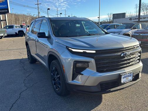 2024 Chevrolet Traverse LT