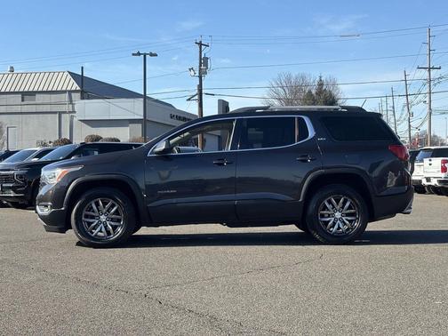 2017 GMC Acadia SLT-1