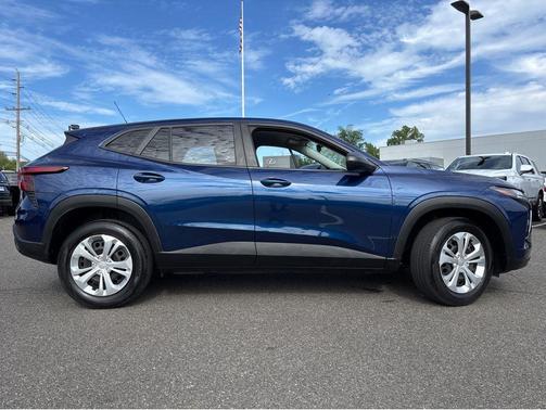 Blue Glow Metallic 2024 Chevrolet Trax LS