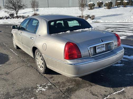 2010 Lincoln Town Car Signature