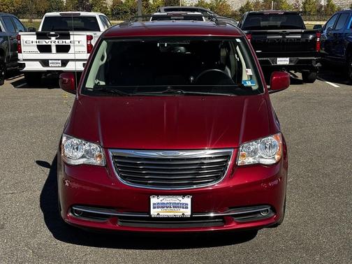 2016 Chrysler Town & Country Touring