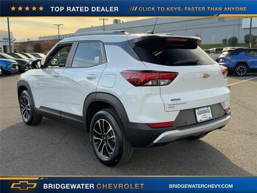 Summit White 2026 Chevrolet Trailblazer LT