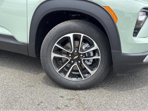 Cacti Green 2026 Chevrolet Trailblazer LT