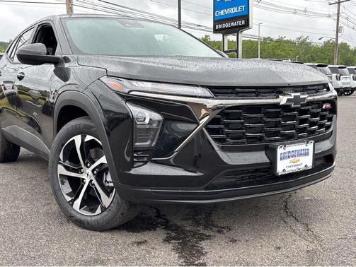 Mosaic Black Metallic 2026 Chevrolet Trax FWD 1RS