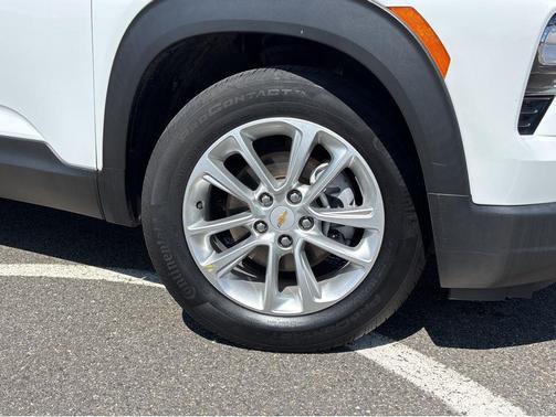 Summit White 2024 Chevrolet Trailblazer LS