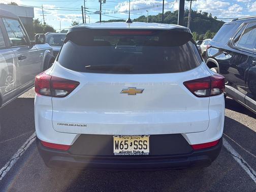 Summit White 2024 Chevrolet Trailblazer LS