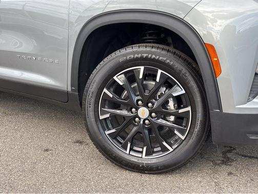 Sterling Gray Metallic 2026 Chevrolet Traverse LT