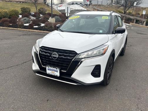 2024 Nissan Kicks SR