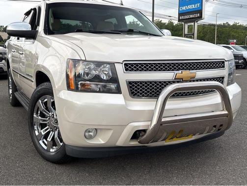 White Diamond Tricoat 2013 Chevrolet Avalanche LTZ