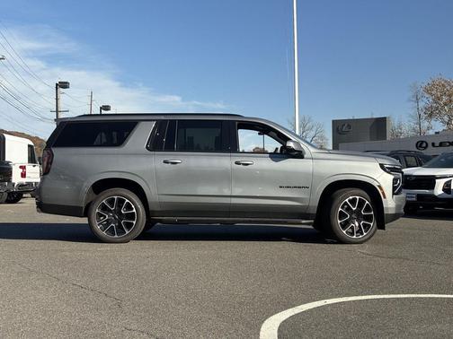 2025 Chevrolet Suburban RST