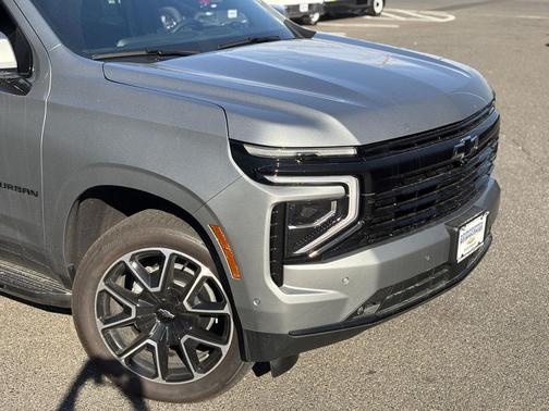 2025 Chevrolet Suburban RST