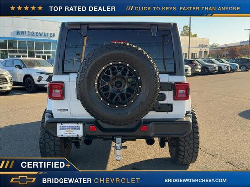 Bright White Clearcoat 2021 Jeep Wrangler Unlimited Sahara