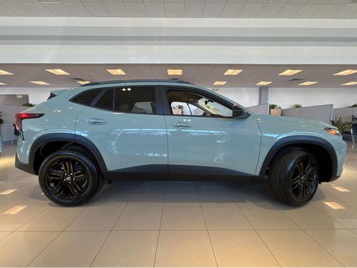 Cacti Green 2026 Chevrolet Trax FWD ACTIV