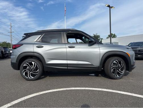 Sterling Gray Metallic 2026 Chevrolet Trailblazer RS