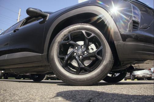 Mosaic Black Metallic 2026 Chevrolet Trax LT