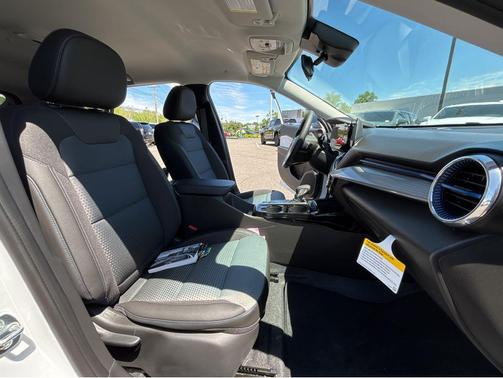 Summit White 2026 Chevrolet Trax LT