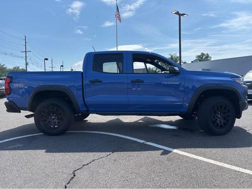 Reef Blue Metallic 2026 Chevrolet Colorado Trail Boss