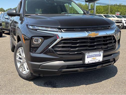 Mosaic Black Metallic 2026 Chevrolet Trailblazer LS
