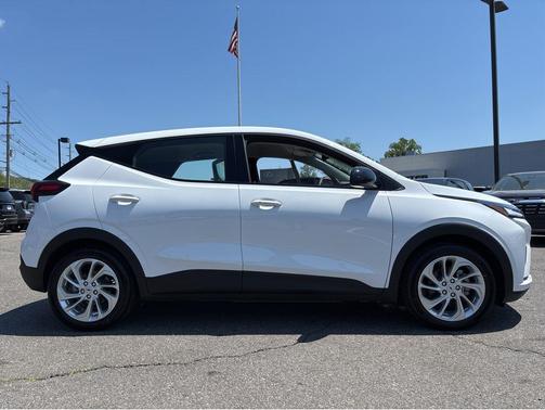 Summit White 2027 Chevrolet Bolt LT FWD