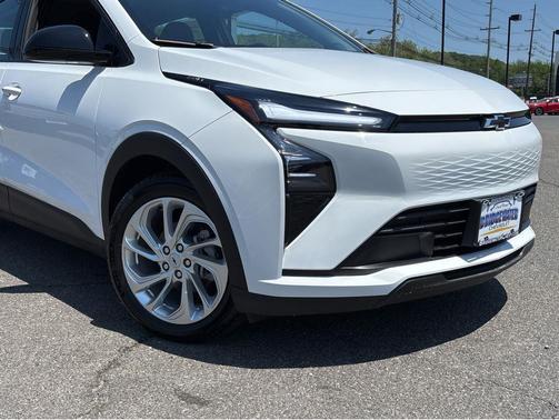 Summit White 2027 Chevrolet Bolt LT FWD
