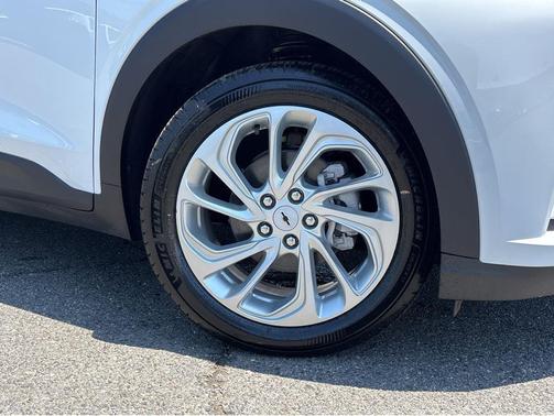Summit White 2027 Chevrolet Bolt LT FWD