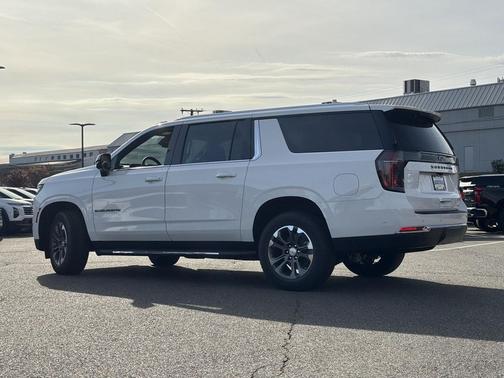 2026 Chevrolet Suburban LS