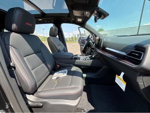 Mosaic Black Metallic 2026 Chevrolet Traverse AWD Z71