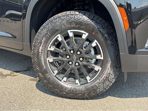 Mosaic Black Metallic 2026 Chevrolet Traverse AWD Z71
