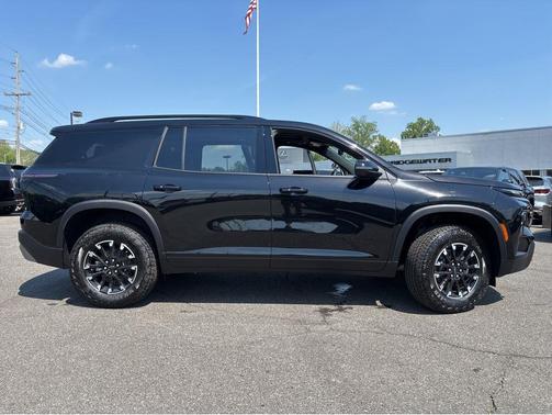 Mosaic Black Metallic 2026 Chevrolet Traverse AWD Z71