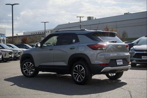 Sterling Gray Metallic 2026 Chevrolet Trailblazer LT