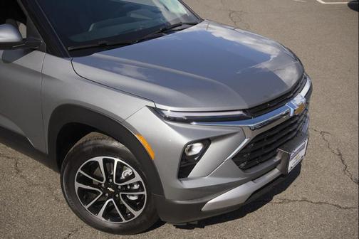 Sterling Gray Metallic 2026 Chevrolet Trailblazer LT