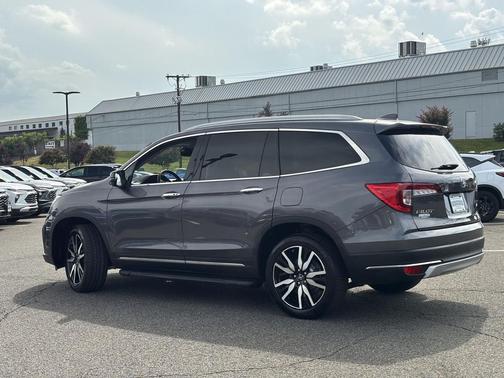 2022 Honda Pilot Touring 8-Passenger