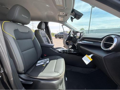 Mosaic Black Metallic 2026 Chevrolet Trax FWD ACTIV