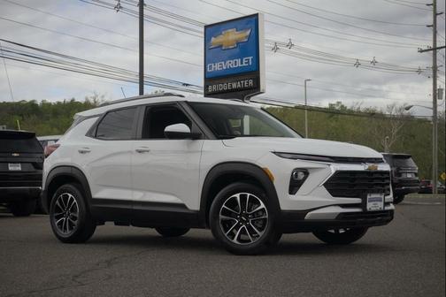 Summit White 2024 Chevrolet Trailblazer LT