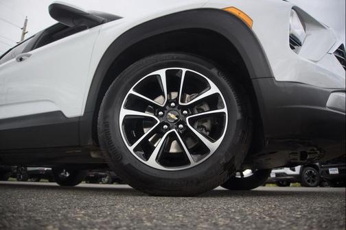 Summit White 2024 Chevrolet Trailblazer LT