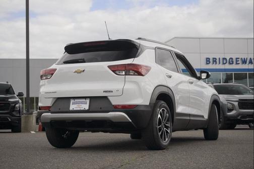 Summit White 2024 Chevrolet Trailblazer LT