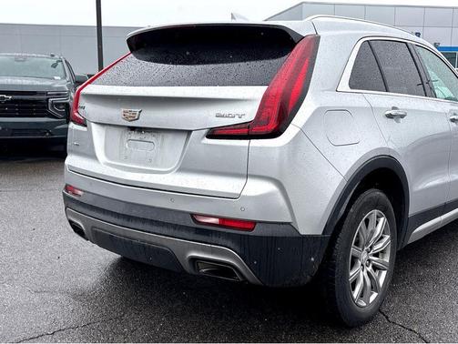 Radiant Silver Metallic 2019 Cadillac XT4 Premium Luxury