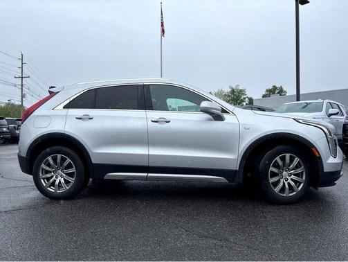 Radiant Silver Metallic 2019 Cadillac XT4 Premium Luxury