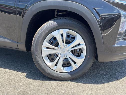 Mosaic Black Metallic 2026 Chevrolet Trax LS