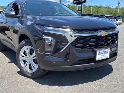 Mosaic Black Metallic 2026 Chevrolet Trax LS