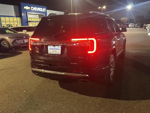 2022 GMC Acadia Denali