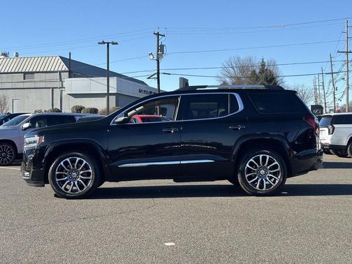2022 GMC Acadia Denali