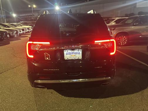 2022 GMC Acadia Denali