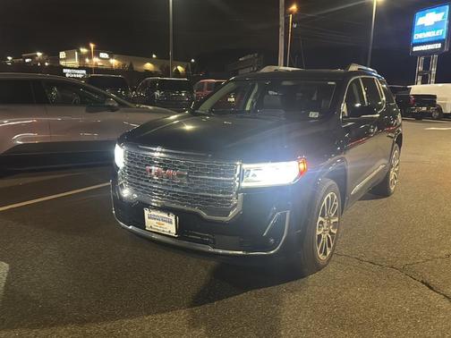 2022 GMC Acadia Denali