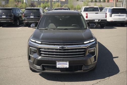 Mosaic Black Metallic 2026 Chevrolet Traverse LT