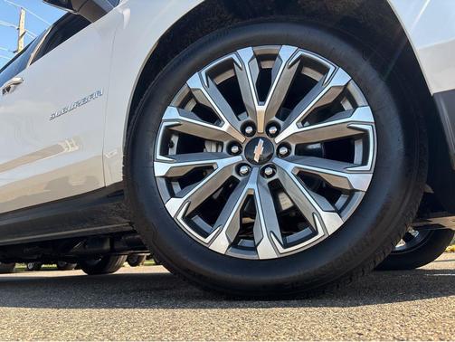 2025 Chevrolet Suburban 4WD High Country